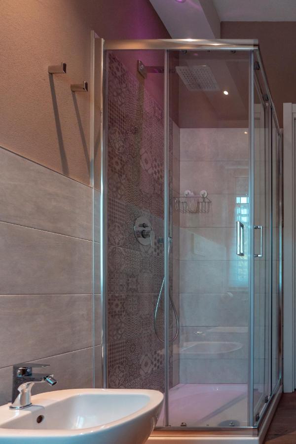 La Rosa Tra I Laghi B&B Meina Εξωτερικό φωτογραφία