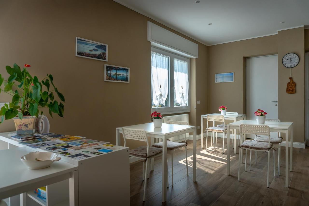 La Rosa Tra I Laghi B&B Meina Εξωτερικό φωτογραφία