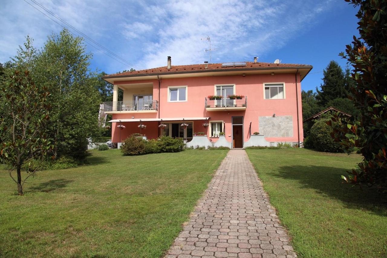La Rosa Tra I Laghi B&B Meina Εξωτερικό φωτογραφία