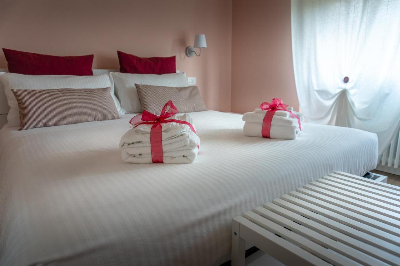 La Rosa Tra I Laghi B&B Meina Εξωτερικό φωτογραφία